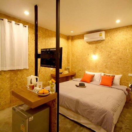 Auberge de jeunesse Mbed Phuket Extérieur photo