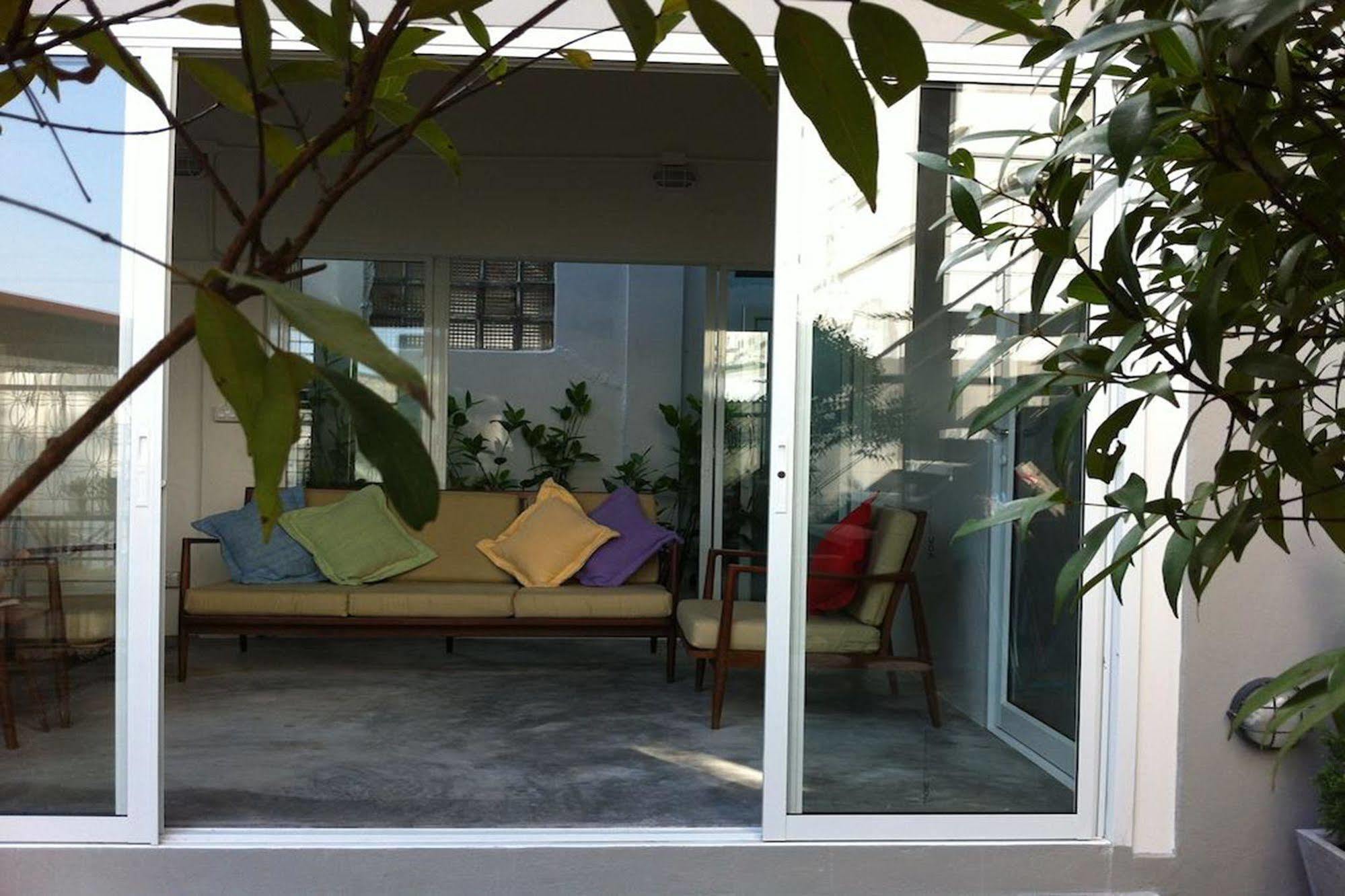 Auberge de jeunesse Mbed Phuket Extérieur photo